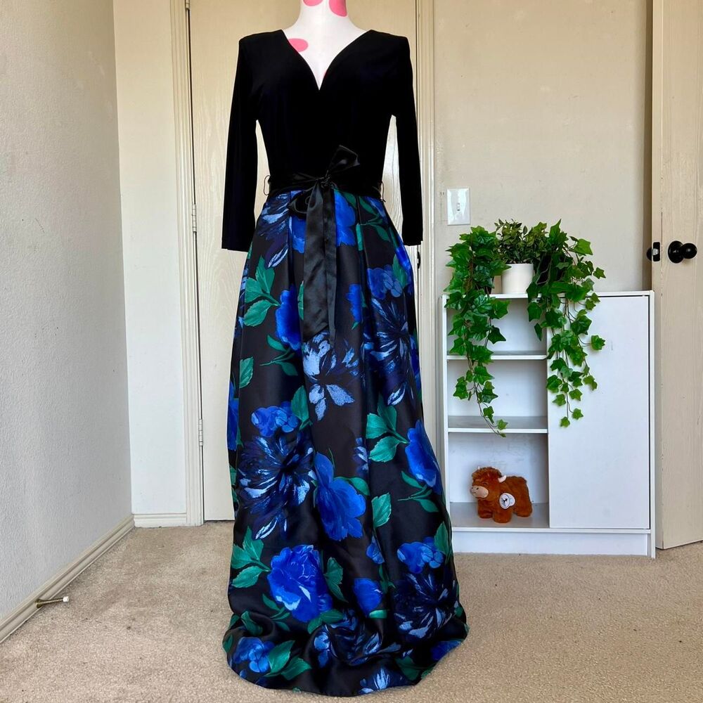 Leslie Fay Blue and Green Floral Long Sleeve Dress with pockets